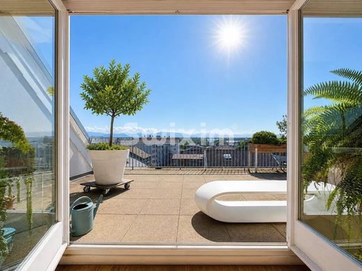 Duplex in Divonne-les-Bains, Ain