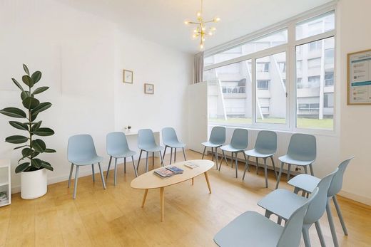 Apartment in Canal Saint Martin, Château d’Eau, Porte Saint-Denis, Paris