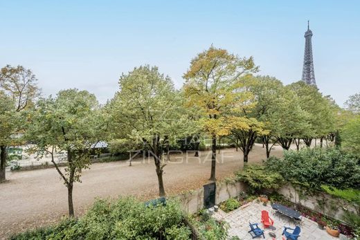 Apartment in Tour Eiffel, Invalides – Ecole Militaire, Saint-Thomas d’Aquin, Paris