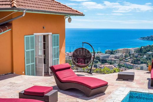Menton, Alpes-Maritimesの高級住宅