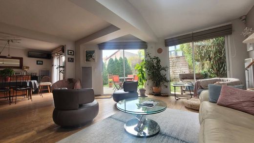 Luksusowy dom w Suresnes, Hauts-de-Seine