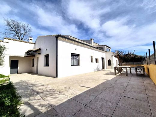 Villa in Entraigues-sur-la-Sorgue, Vaucluse