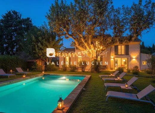 Ρουστίκ ή Αγροικίες σε Châteaurenard, Bouches-du-Rhône