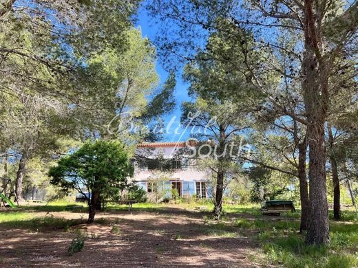 Villa in Espira-de-l'Agly, Pyrénées-Orientales