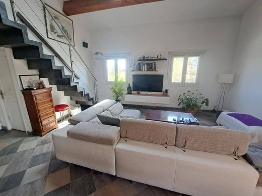 Apartment / Etagenwohnung in Rousset, Bouches-du-Rhône