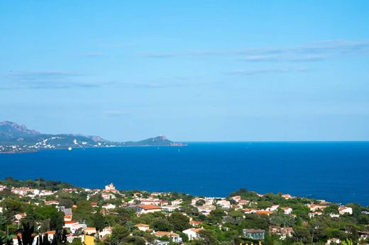 أرض ﻓﻲ Les Issambres, Var