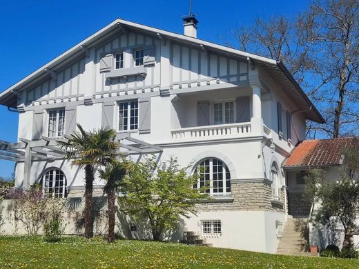 Элитный дом, Salies-de-Béarn, Pyrénées-Atlantiques