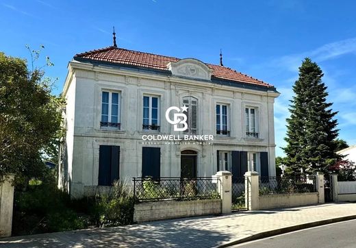 Maison de luxe à Ambarès-et-Lagrave, Gironde