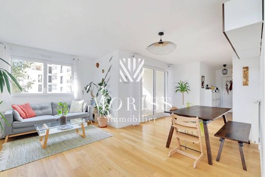 Saint-Ouen, Seine-Saint-Denisのアパートメント