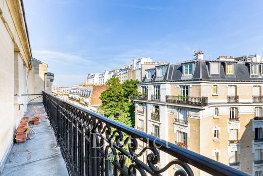 Apartment / Etagenwohnung in Montmartre, Abbesses, Grandes-Carrières, Paris