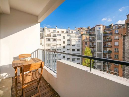 Apartment in La Muette, Auteuil, Porte Dauphine, Paris