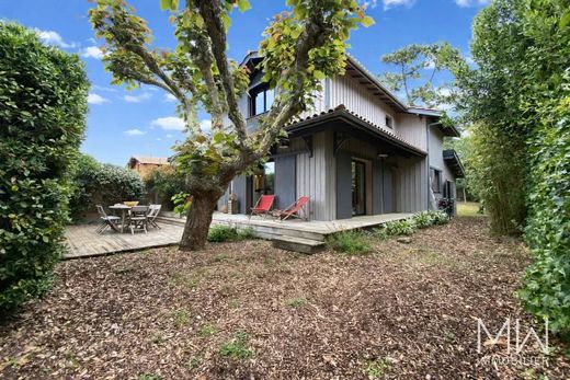 Villa in Lège-Cap-Ferret, Gironde