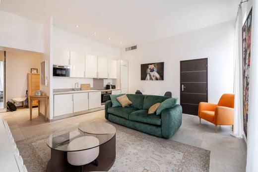 Apartment / Etagenwohnung in Cannes, Alpes-Maritimes
