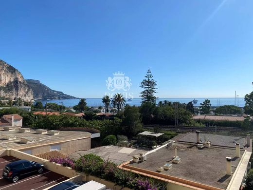 Apartment / Etagenwohnung in Beaulieu-sur-Mer, Alpes-Maritimes