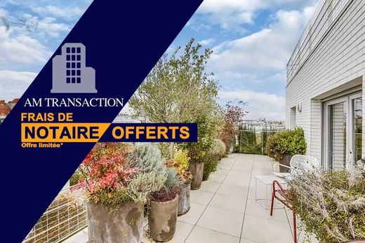 Duplex in Suresnes, Hauts-de-Seine