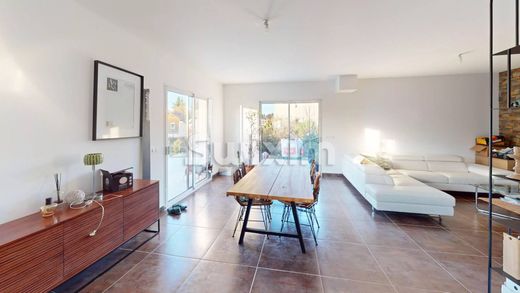 Casa di lusso a Cruseilles, Alta Savoia