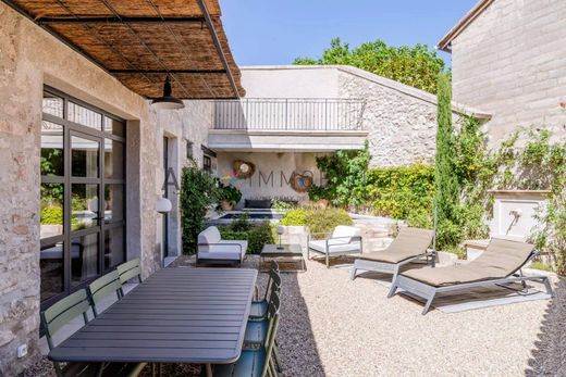 Элитный дом, Saint-Rémy-de-Provence, Bouches-du-Rhône