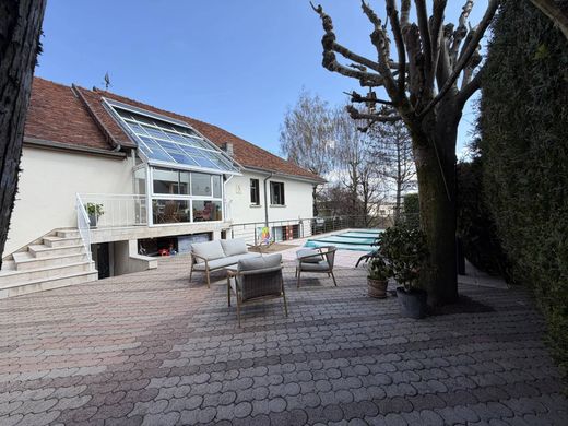 Maison de luxe à Chemaudin, Doubs