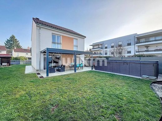 豪宅  Saint-Genis-Pouilly, Ain