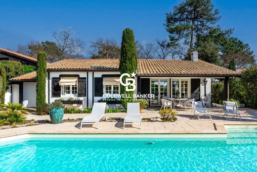 Luxury home in Pyla sur Mer, Gironde
