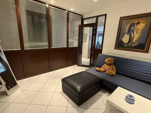 Apartment in Canal Saint Martin, Château d’Eau, Porte Saint-Denis, Paris