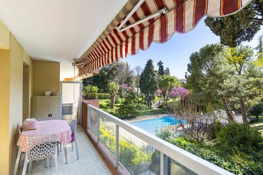 Apartment / Etagenwohnung in Nizza, Alpes-Maritimes