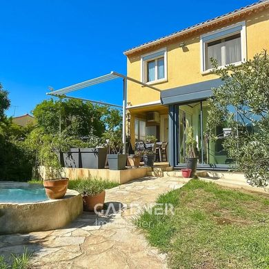 Villa in Carnoux-en-Provence, Bouches-du-Rhône