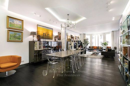 Apartment / Etagenwohnung in Tour Eiffel, Invalides – Ecole Militaire, Saint-Thomas d’Aquin, Paris