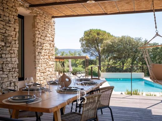 Luxury home in Gordes, Vaucluse