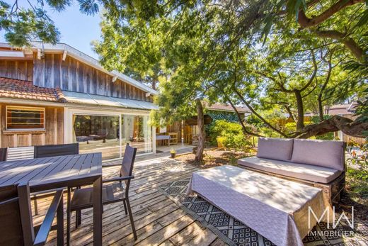 Villa in Lège-Cap-Ferret, Gironde