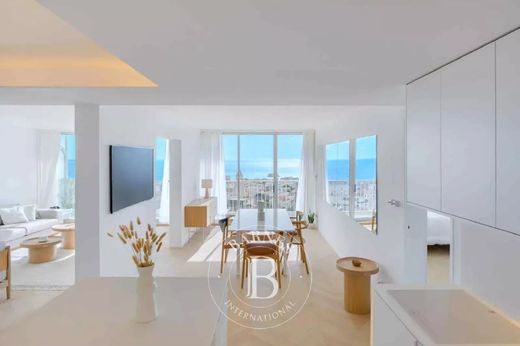 Apartment / Etagenwohnung in Marseille, Bouches-du-Rhône