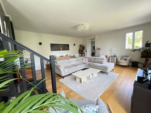 Πολυτελή κατοικία σε Parmain, Val d'Oise