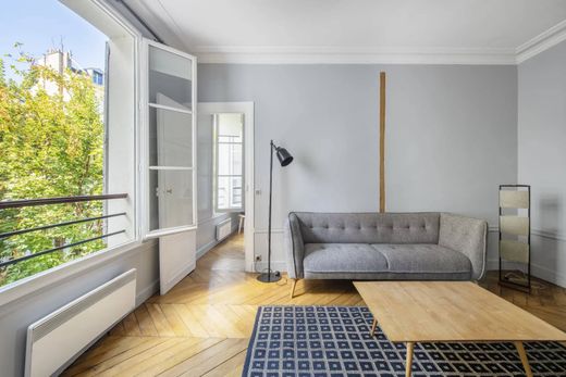 Apartment in Saint-Germain, Odéon, Monnaie, Paris