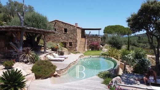 Maison de luxe à Porto-Vecchio, Corse-du-Sud