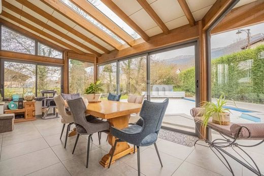 Casa de lujo en Échenevex, Ain