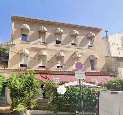 Complexos residenciais - Saint-Laurent-du-Var, Alpes Marítimos