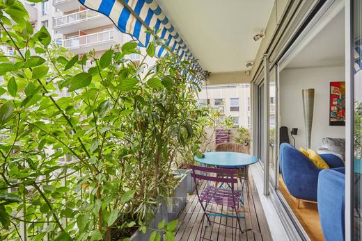 Apartment in Motte-Picquet, Commerce, Necker, Paris