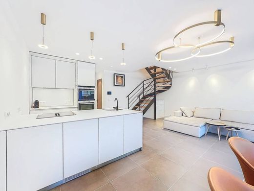 Antibes, Alpes-Maritimesのアパートメント