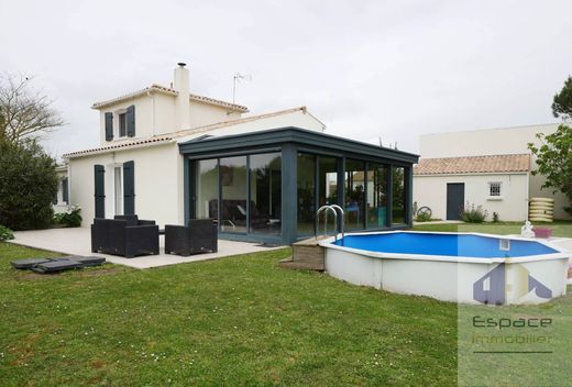 Luxus-Haus in Ballon, Charente-Maritime