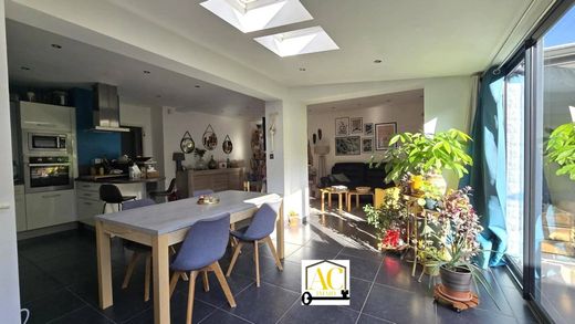 Luxe woning in Valleiry, Haute-Savoie