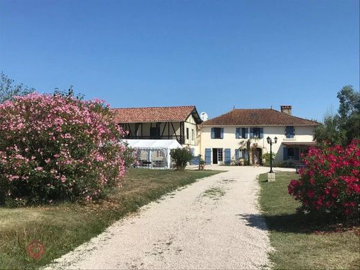 豪宅  Saint-Arroman, Gers