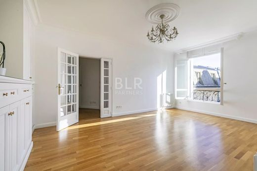 Appartement à Champs-Elysées, Madeleine, Triangle d’or, Paris