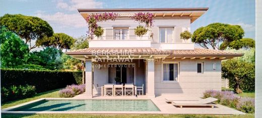 Villa Pietrasanta, Lucca ilçesinde