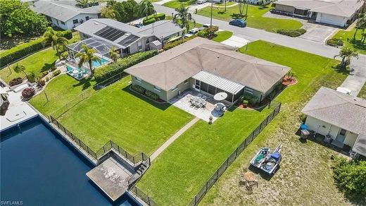 Cape Coral, Lee Countyの高級住宅