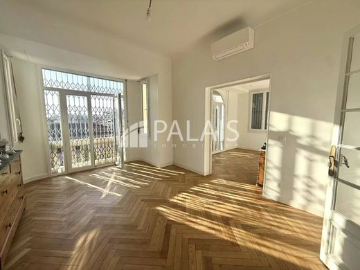 Apartment / Etagenwohnung in Nizza, Alpes-Maritimes