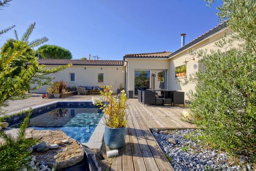 Casa di lusso a La Brède, Gironda