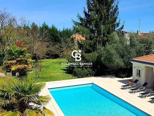 Casa de lujo en Mérignac, Gironda