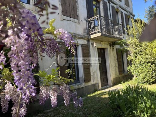 Luxury home in Tarascon, Bouches-du-Rhône