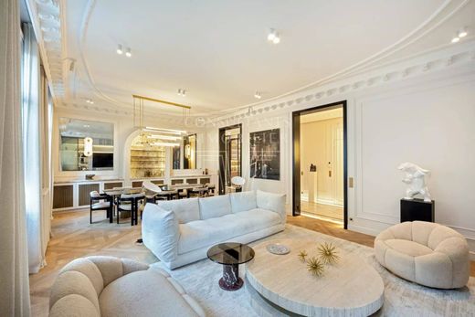 Apartment in La Muette, Auteuil, Porte Dauphine, Paris