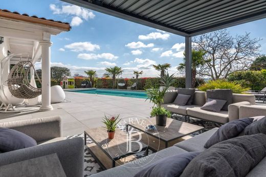 Luxury home in Saint-Genis-Laval, Rhône